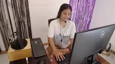 aria_arthur online show from November 2025 03:01:02 PM