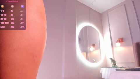 Snapshot of aria_greco chatting on December 2024 09:07:01 AM Aria  online show from December 2024 09:07:01 AM