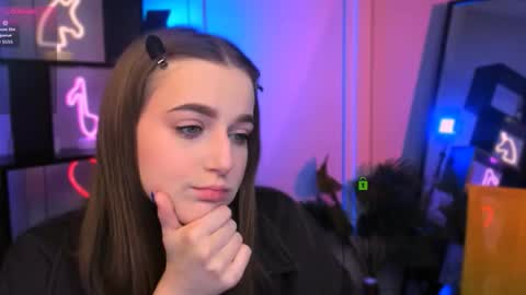 Luna online show from December 2025 05:56:02 AM