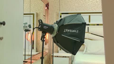 aria_sm online show from December 2025 03:01:01 AM