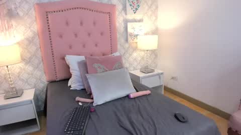 aria_star7 online show from September 2025 07:50:02 PM