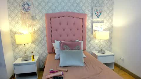 aria_star7 online show from October 2025 07:43:01 PM