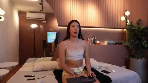 Snapshot of ariaa_isabell chatting on September 2025 06:43:02 PM Ariaa online show from September 2025 06:43:02 PM