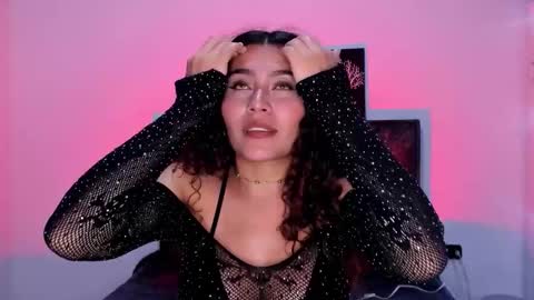 Ari online show from November 2025 11:05:01 PM