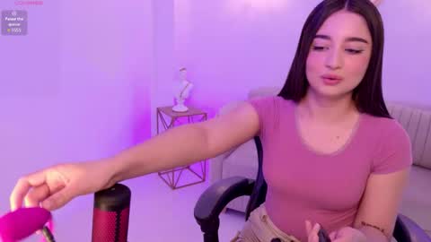 Snapshot of ariana_monroe01 chatting on October 2025 02:35:01 PM Ariana online show from October 2025 02:35:01 PM