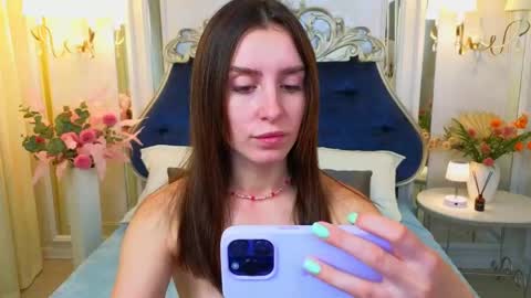 Snapshot of ariana_petite chatting on May 2026 12:19:02 AM Ariana online show from May 2026 12:19:02 AM