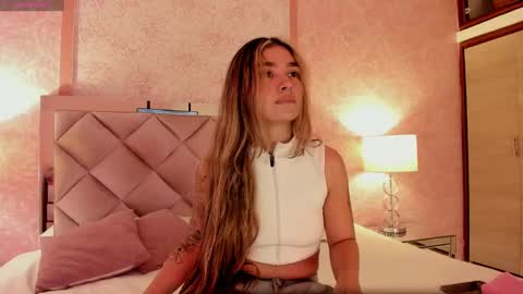 Ari online show from September 2025 03:08:01 AM