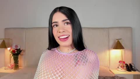 Snapshot of ariana_zc_ chatting on May 2026 08:06:02 PM Susan online show from May 2026 08:06:02 PM
