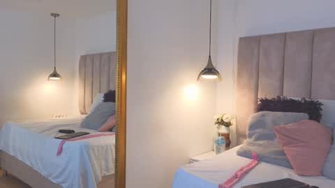 Snapshot of arianaa_miller_ chatting on September 2025 08:25:01 PM Ariana online show from September 2025 08:25:01 PM