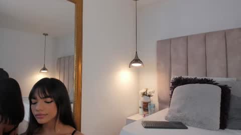 Snapshot of arianaa_miller_ chatting on November 2025 08:08:02 PM Ariana online show from November 2025 08:08:02 PM