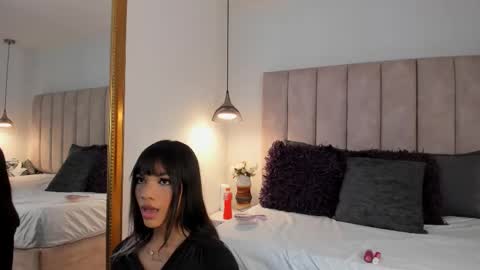 Snapshot of arianaa_miller_ chatting on November 2025 07:18:01 PM Ariana online show from November 2025 07:18:01 PM