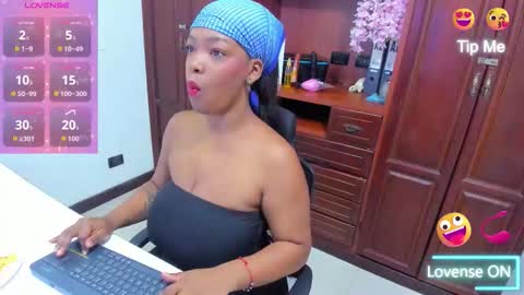 Andrea online show from November 2025 01:39:02 PM