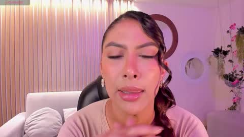 Ariana Dumont online show from October 2025 11:31:02 AM