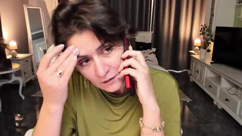 Ana online show from November 2025 01:28:01 PM