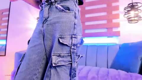 Ari  online show from October 2025 12:50:01 PM