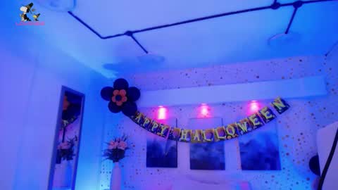 Ari  online show from November 2025 12:51:01 PM