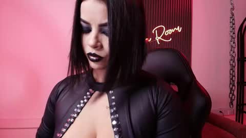 Arianna online show from October 2025 07:49:01 PM