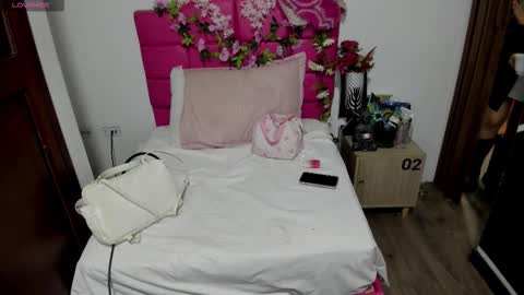 A R I A N N A  online show from November 2025 11:54:01 AM