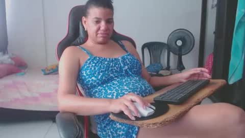 Snapshot of ariannaloovel chatting on May 2026 06:02:02 PM ariannaloovel online show from May 2026 06:02:02 PM