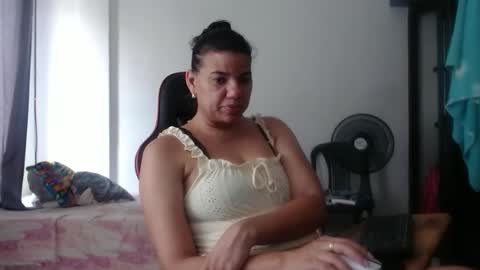 Snapshot of ariannaloovel chatting on May 2026 04:26:01 PM ariannaloovel online show from May 2026 04:26:01 PM