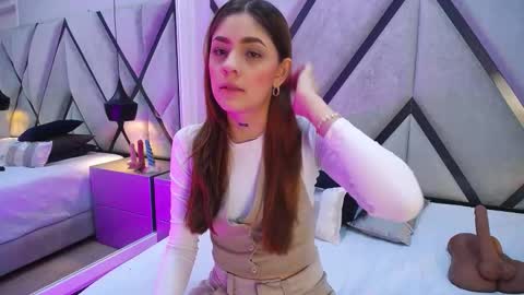 ariawillss online show from November 2025 12:07:01 PM