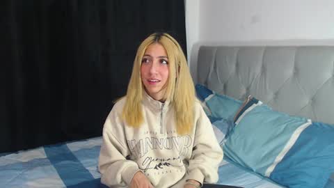 Snapshot of aribunnie chatting on January 2025 08:07:02 AM Ari Bunnie online show from January 2025 08:07:02 AM