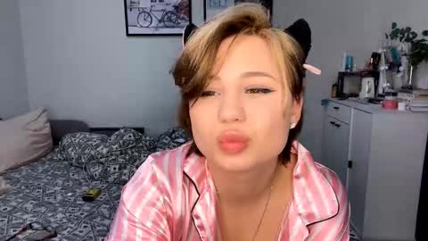 Snapshot of aricacolgrove chatting on October 2025 02:29:01 PM La online show from October 2025 02:29:01 PM