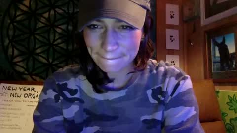 Snapshot of arielwyld chatting on January 2025 02:35:02 AM ariel colin when hes here online show from January 2025 02:35:02 AM
