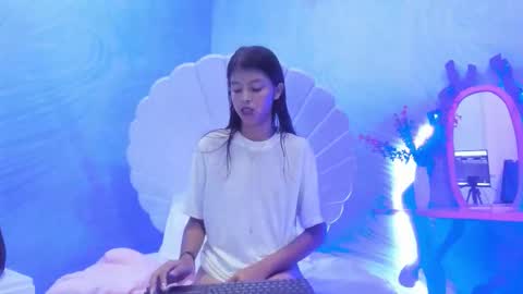 Arietta online show from November 2025 07:57:01 PM