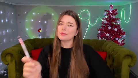 Snapshot of arigraynor chatting on December 2024 12:16:02 PM Ari online show from December 2024 12:16:02 PM