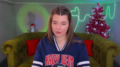 Snapshot of arigraynor chatting on December 2024 11:34:02 PM Ari online show from December 2024 11:34:02 PM