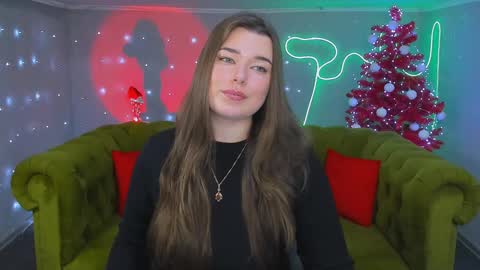 Snapshot of arigraynor chatting on January 2025 02:08:02 PM Ari online show from January 2025 02:08:02 PM