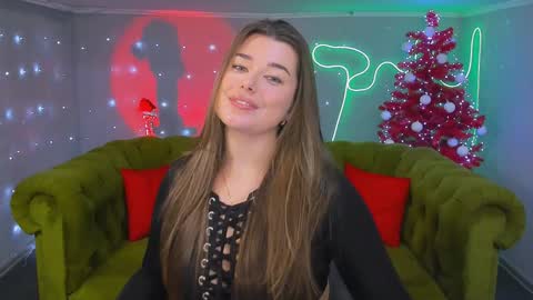 Snapshot of arigraynor chatting on January 2025 07:16:01 PM Ari online show from January 2025 07:16:01 PM