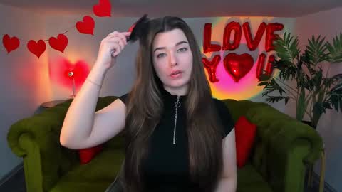 Snapshot of arigraynor chatting on February 2025 01:47:02 PM Ari online show from February 2025 01:47:02 PM