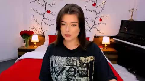 Snapshot of arigraynor chatting on September 2025 08:20:01 PM Ari online show from September 2025 08:20:01 PM