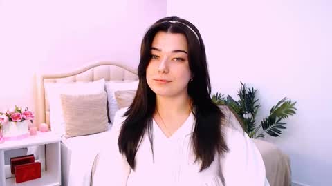 Snapshot of arigraynor chatting on October 2025 09:20:01 AM Ari online show from October 2025 09:20:01 AM