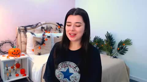 Snapshot of arigraynor chatting on November 2025 03:11:01 PM Ari online show from November 2025 03:11:01 PM