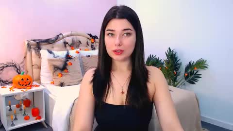 Snapshot of arigraynor chatting on November 2025 01:45:01 PM Ari online show from November 2025 01:45:01 PM