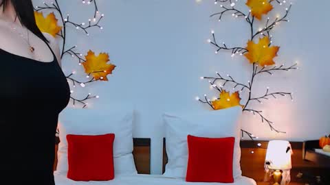 Snapshot of arigraynor chatting on November 2025 09:13:02 PM Ari online show from November 2025 09:13:02 PM