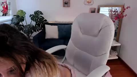 Snapshot of arii_1010_ chatting on February 2025 07:38:02 PM Ari online show from February 2025 07:38:02 PM
