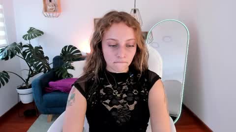 Snapshot of arii_1010_ chatting on May 2026 08:06:02 PM Ari online show from May 2026 08:06:02 PM