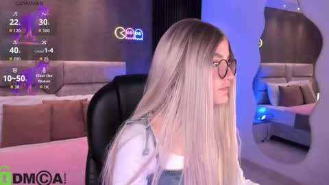 Ari  online show from October 2025 11:49:02 PM