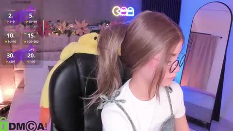 Ari  online show from December 2025 08:18:02 PM