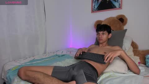 ANDRES Independent model online show from March 2025 10:42:01 PM