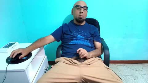 arnelux72 online show from October 2025 05:33:01 AM