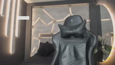 Arohom Lester online show from November 2025 10:58:02 AM