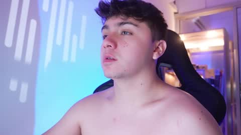 aron__cooper online show from June 2026 01:43:02 AM