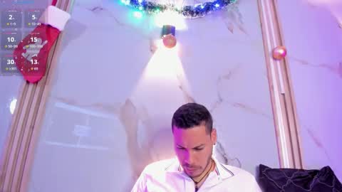 aron and molly online show from December 2025 12:24:02 PM