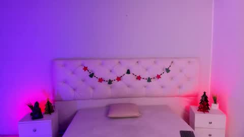 Aron cruz  online show from December 2025 01:28:02 PM