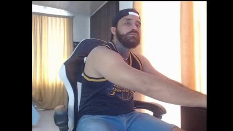 Snapshot of aronmiller404 chatting on November 2025 05:25:01 PM aronmiller online show from November 2025 05:25:01 PM